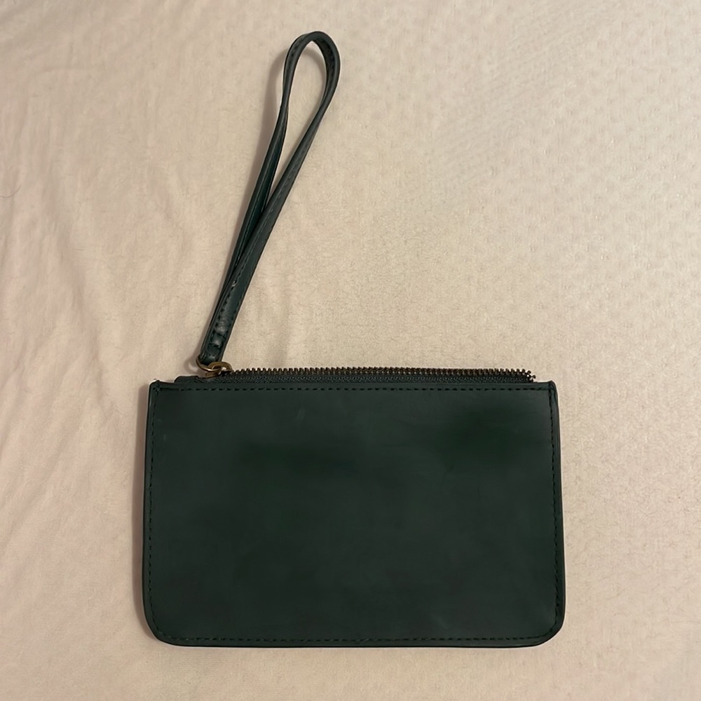 Universal Thread wristlet. - Picture 2 of 3